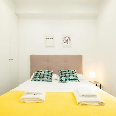 Modern, Stylish With Balcony アパート *