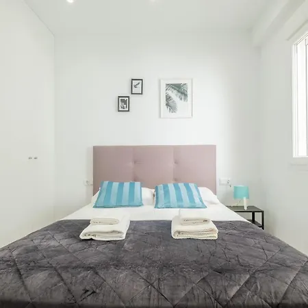 Modern, Stylish With Balcony * Valencia