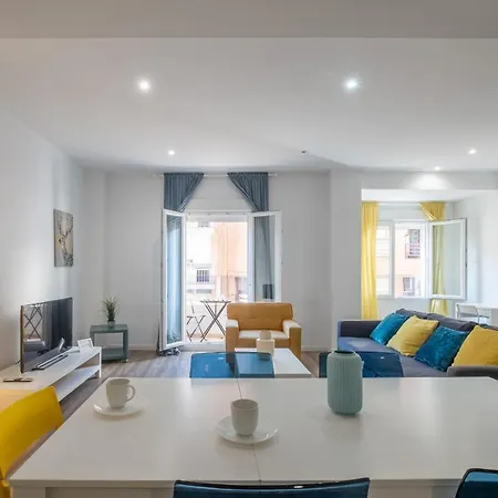 Modern, Stylish With Balcony Апартаменты Валенсия