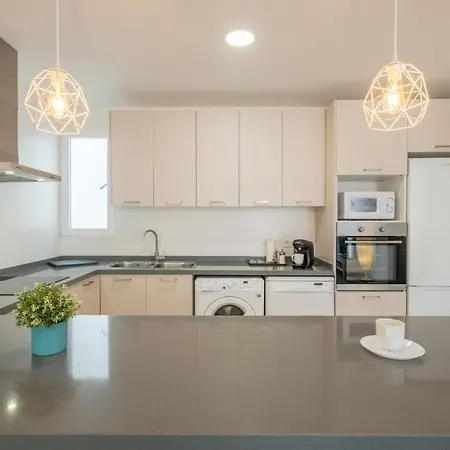 Modern, Stylish With Balcony Апартаменты Валенсия