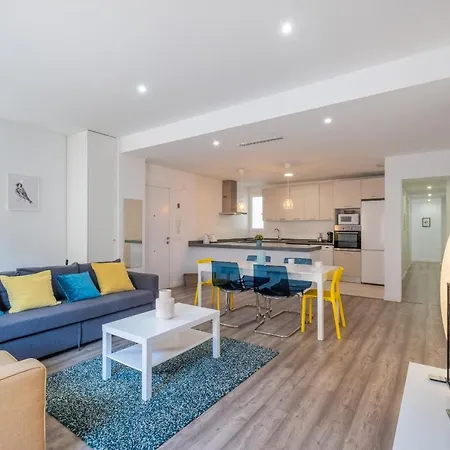 Апартаменты Modern, Stylish With Balcony *