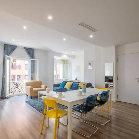 Modern, Stylish With Balcony Апартаменты Валенсия