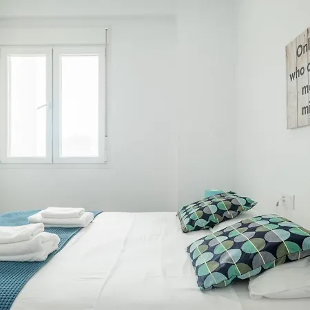 Апартаменты Modern, Stylish With Balcony Валенсия